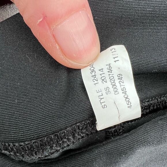 Under Armour Running Capris Small
Reflective mesh womens crop - Picture 14 of 15